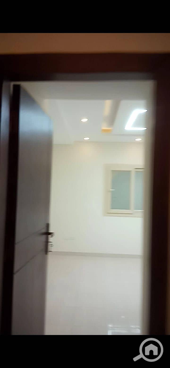 4 f0fe1a91-6086-42ab-8148-5bfe9003169e. jpg