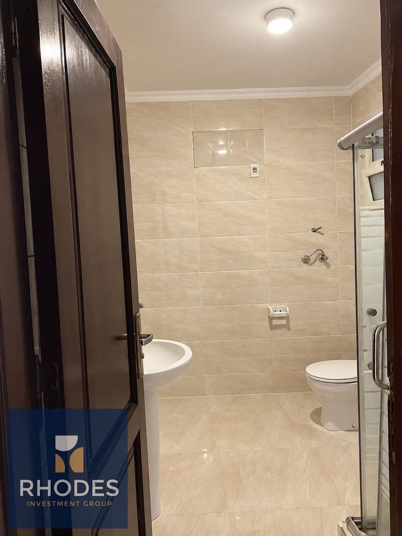 5 Modern Marble Bathroom Interior. png
