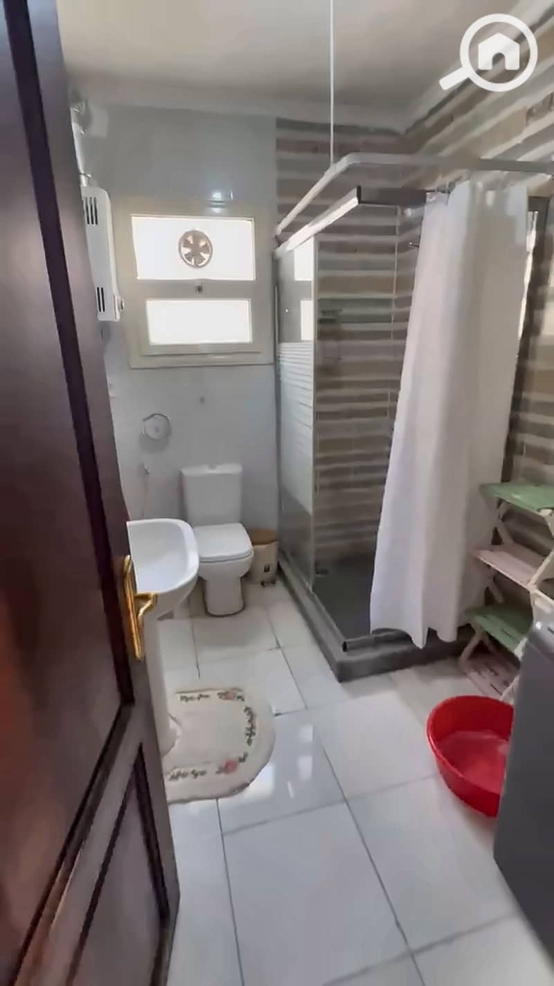 6 06_bathroom_1. jpg