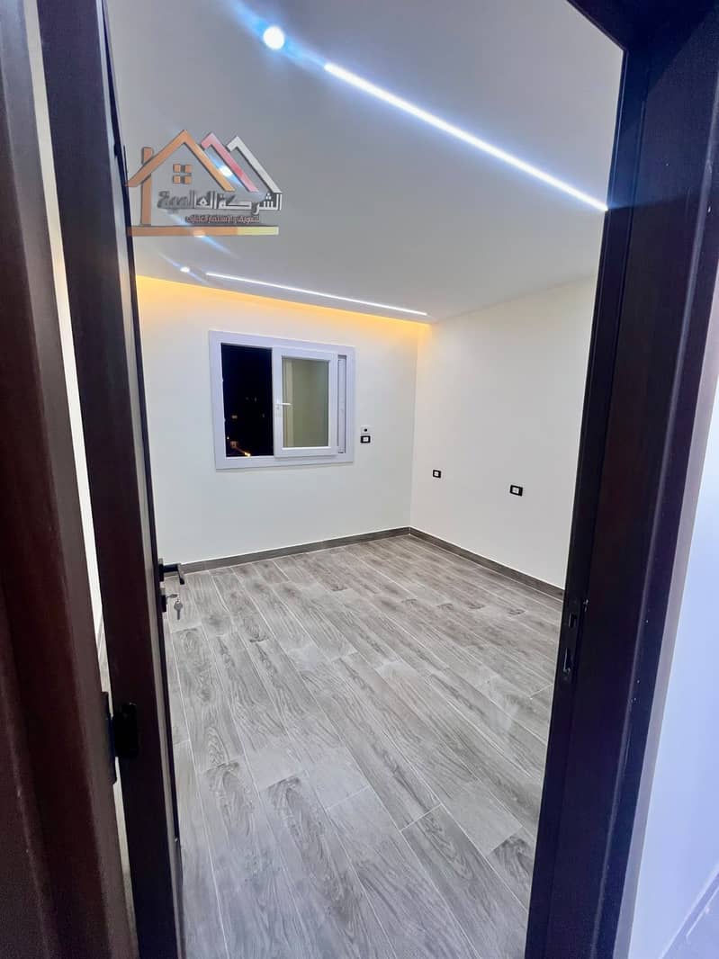 9 ab2706db-fafe-4e1c-9817-3b8aca5e0a41. jpg