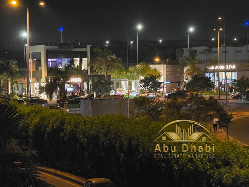 2 2c6ed06c-654d-4f06-b3bd-095b4baf90b0. jpg