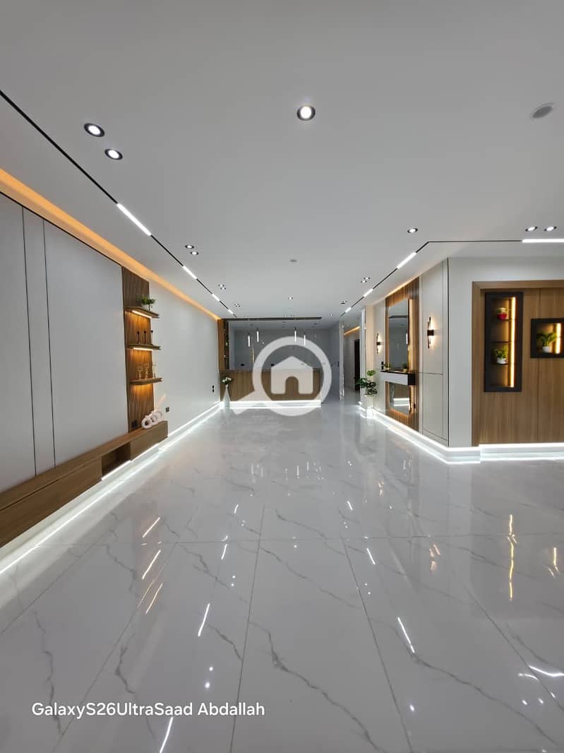 10 5dd30be2-99a1-4af3-8a4f-56337771c98b. jpg
