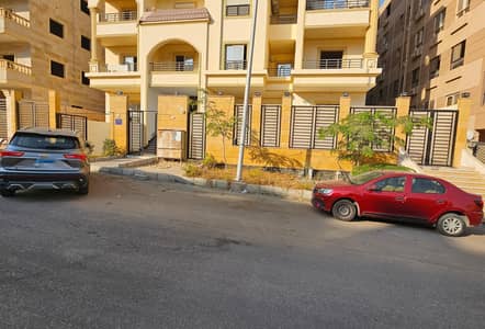 3 Bedroom Apartment for Sale in New Cairo, Cairo - شقة للبيع ٢٠٠ م باللوتس الجنوبية ثالث نمره من شارع النوادى 3 Bedroom Apartment for Sale in New Cairo, Cairo - شقة للبيع ٢٠٠ م باللوتس الجنوبية ثالث نمره من شارع النوادى