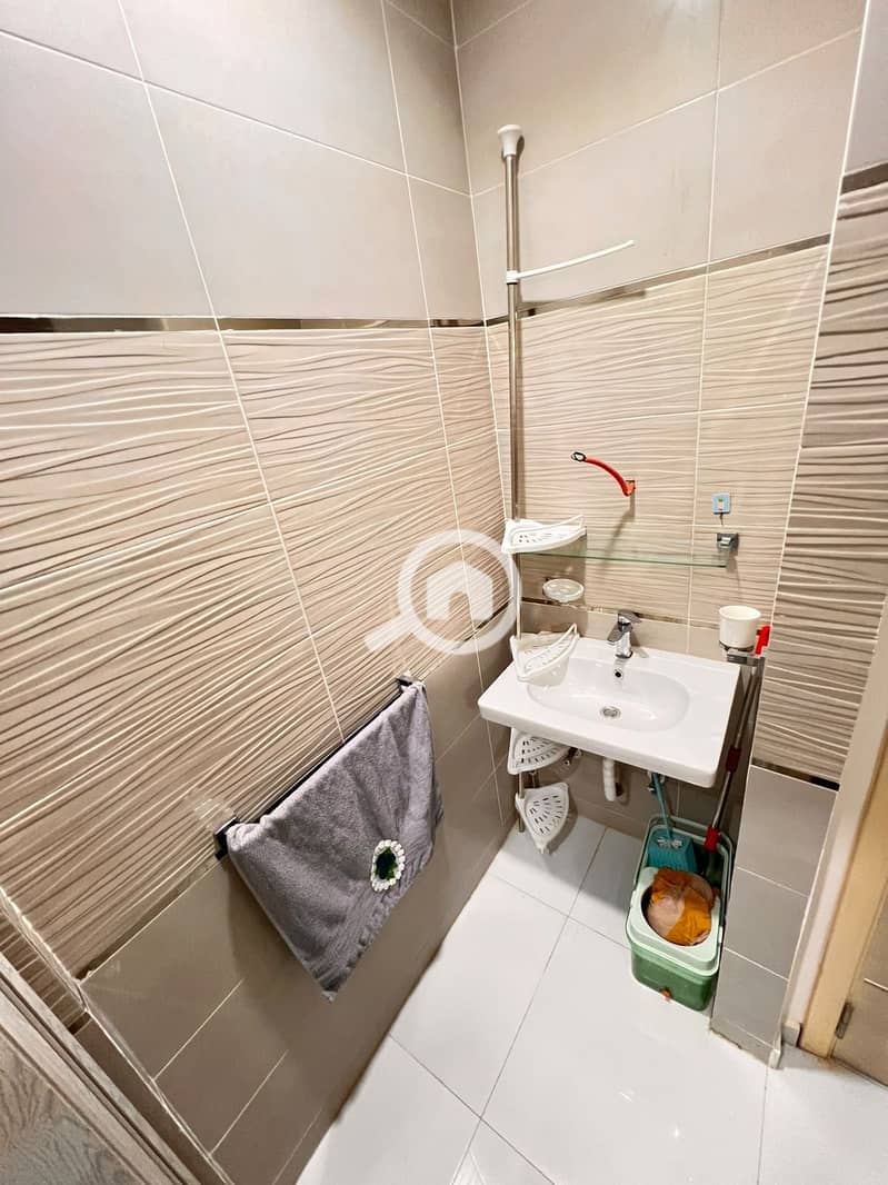 13 be4ac3d6-45b6-46d7-89b0-70e514350d54. jpg