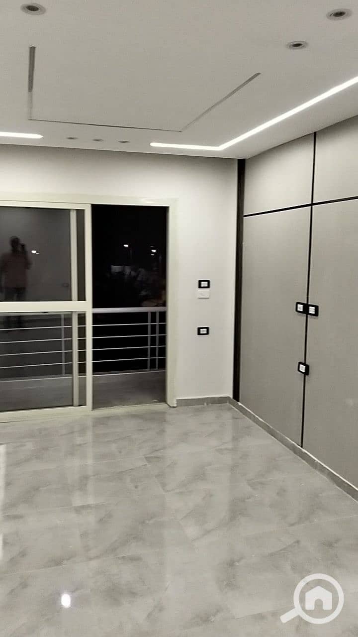 8 1000032349. jpg