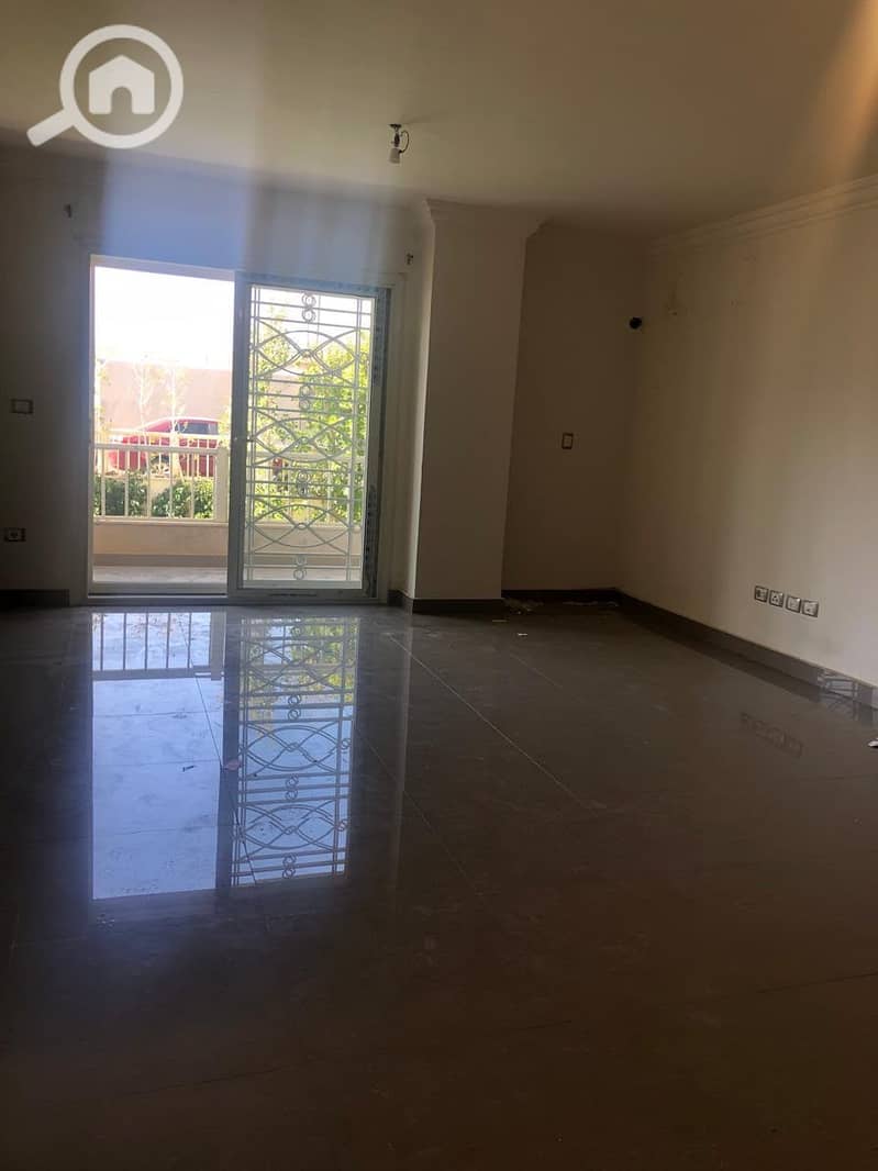 8 645e0595-2d3d-4c60-b251-61b812988af5. jpg
