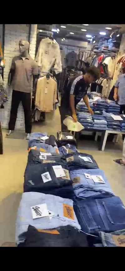 Retail for Sale in Ain Shams, Cairo - محل تجاري مميز جدا بشارع عين شمس الرئيسي امام شركه اورانج