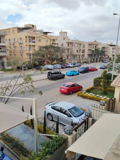 3 Bedroom Apartment for Sale in Sheikh Zayed, Giza - شقة 200م٢ الحى الثامن الشيخ زايد