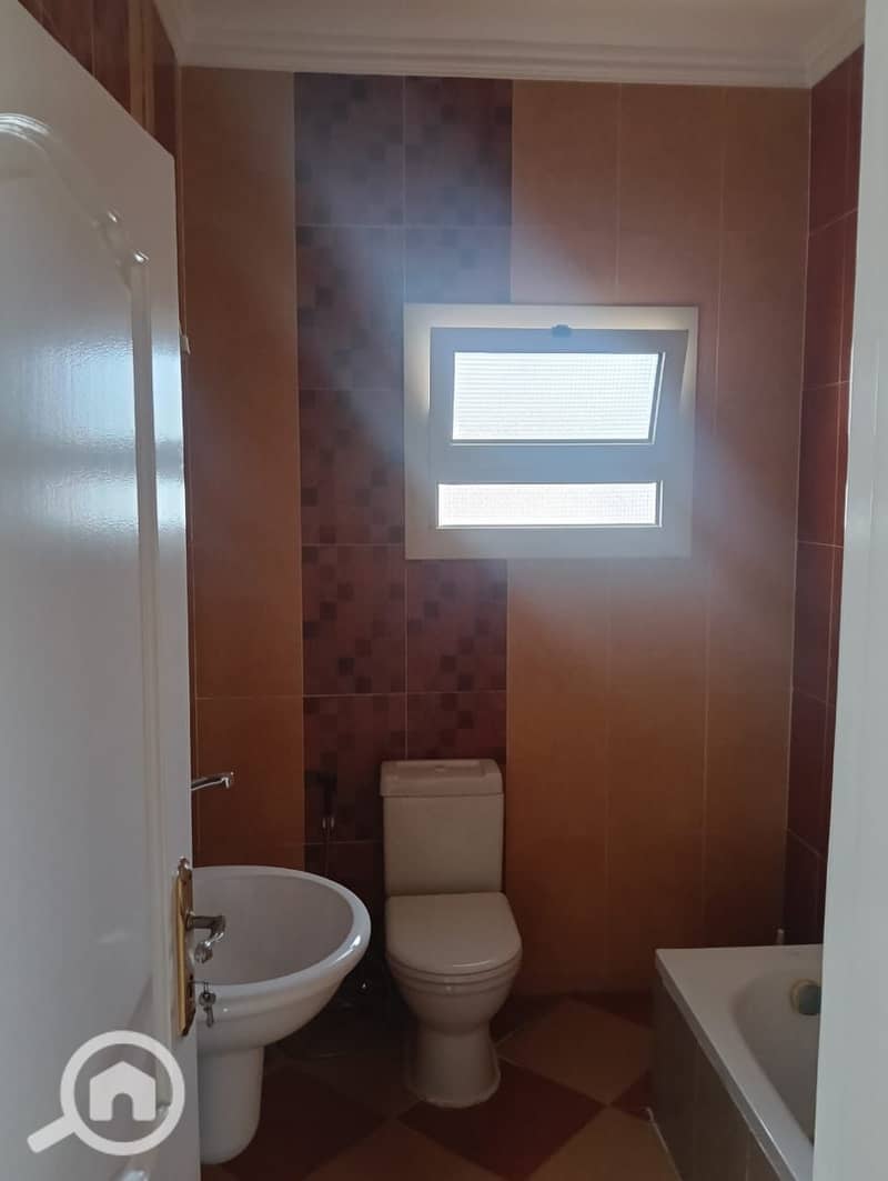 8 652503. jpg