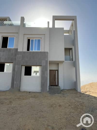 4 Bedroom Townhouse for Sale in Sheikh Zayed, Giza - WhatsApp Image 2026-04-29 at 20.41. 16. jpeg 4 Bedroom Townhouse for Sale in Sheikh Zayed, Giza - WhatsApp Image 2026-04-29 at 20.41. 16. jpeg