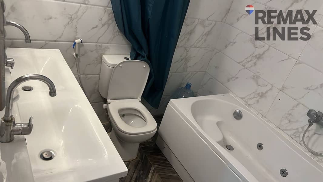 5 3493. jpg