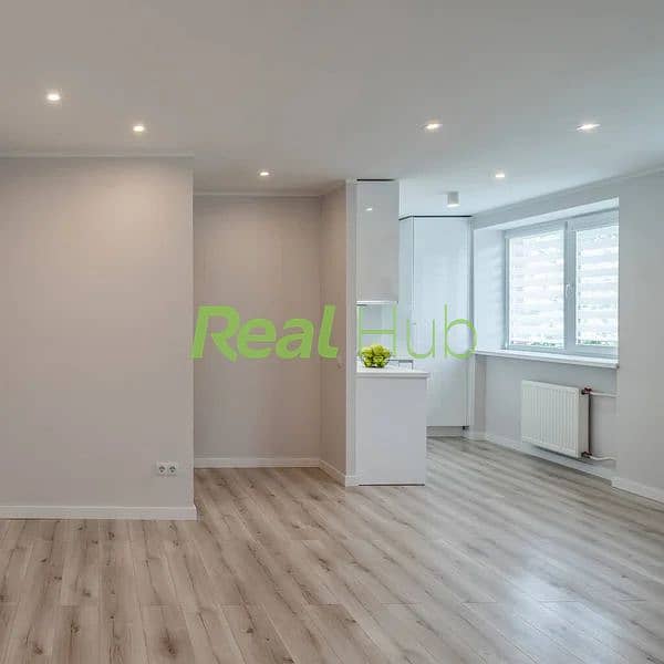 2 depositphotos_498480084-stock-photo-modern-light-interior-of-renovated. jpg