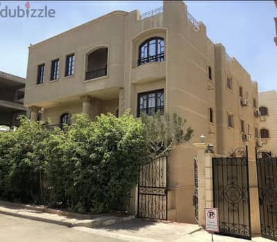10+ Beds Villa for Sale in New Cairo, Cairo - فيلا للبيع في التجمع الخامس بالحي الثالث