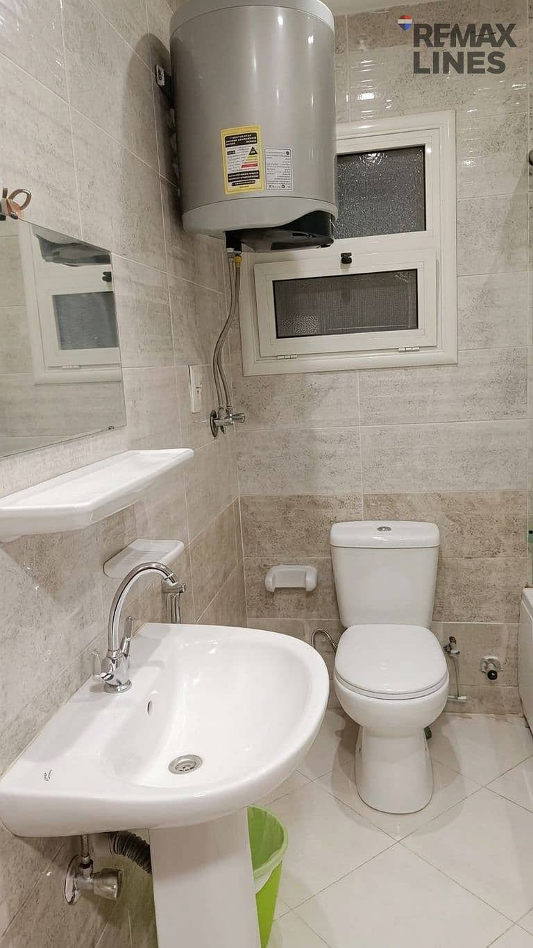 9 bath. jpg