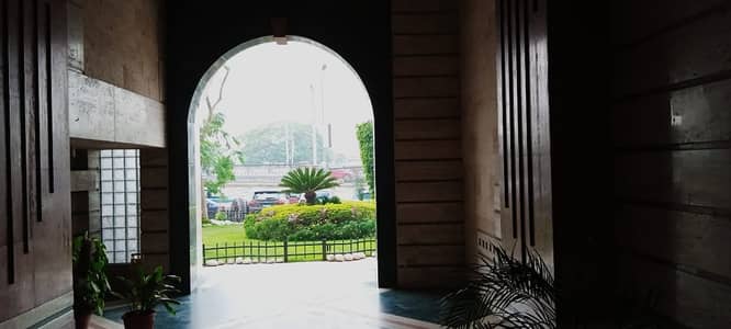 Office for Rent in Maadi, Cairo - وحده اداريه علي كورنيش المعادي مباشرة بمبني فخم وتطل علي النيل