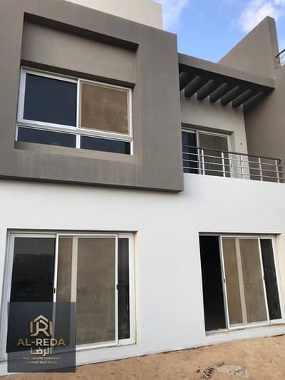 4 Bedroom Townhouse for Sale in Sheikh Zayed, Giza - 1e25b42f-8401-4261-a7b3-2fe7b9d8d313. jpg 4 Bedroom Townhouse for Sale in Sheikh Zayed, Giza - 1e25b42f-8401-4261-a7b3-2fe7b9d8d313. jpg