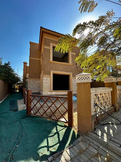 تاون هاوس 4 غرف نوم للبيع في القاهرة الجديدة، القاهرة - La Nuova Vista Town House بالتجمع الخامس من المالك - تسليم فوري