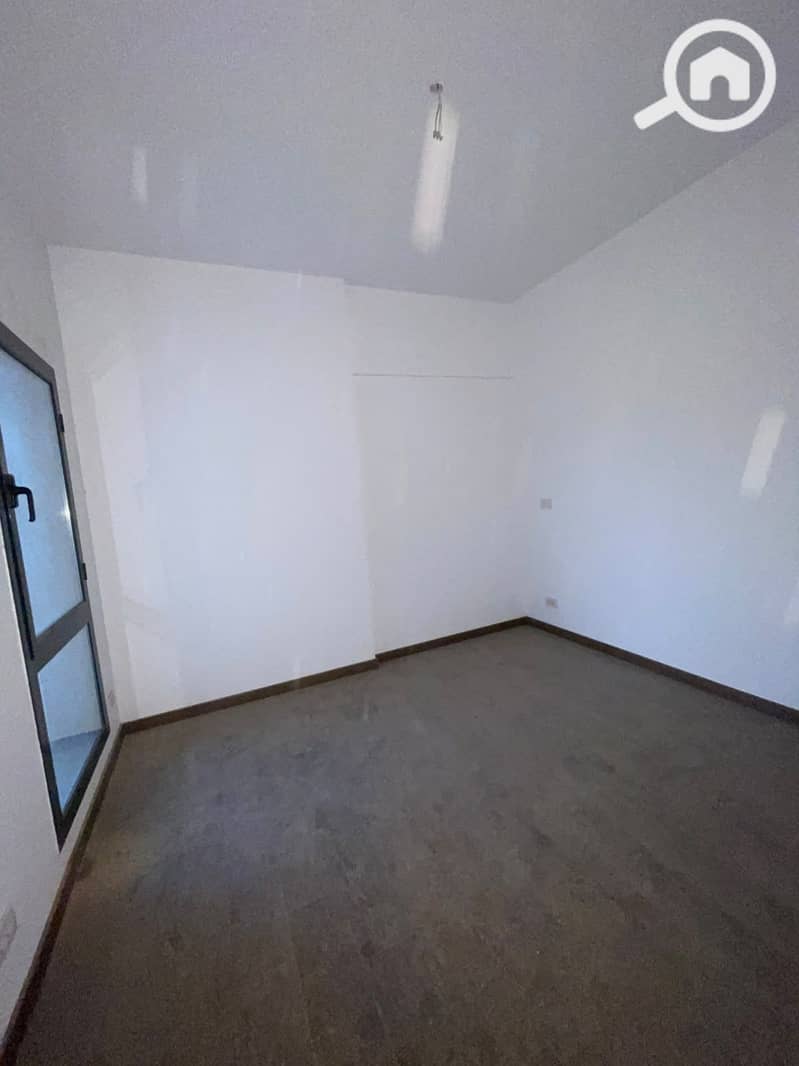 5 1000718717. jpg