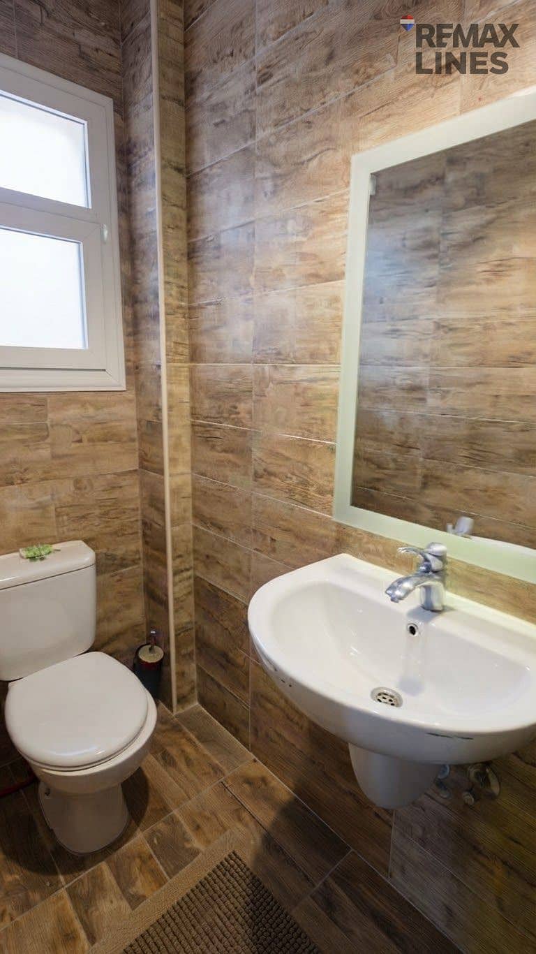 10 bath0. jpeg