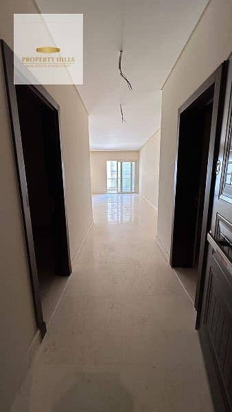 4 Bedroom Apartment for Sale in New Cairo, Cairo - استلم فورا شقه متشطبه بالكامل 4غرف في التجمع الخامس بالتقسيط علي اطول