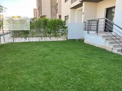 4 Bedroom Apartment for Sale in New Cairo, Cairo - شقه بجاردن للبيع جاهز للاستلام فورا بجوار الجامعة الامريكية بالتقسيط