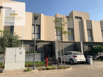 4 Bedroom Townhouse for Sale in Shorouk City, Cairo - مطلوب كاش 4مليون واستلم فورا فيلا بجوار المركز الطبي العالمي 4 Bedroom Townhouse for Sale in Shorouk City, Cairo - مطلوب كاش 4مليون واستلم فورا فيلا بجوار المركز الطبي العالمي