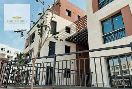 تاون هاوس 3 غرف نوم للبيع في القاهرة الجديدة، القاهرة - استلم فورا فيلا تاون في ديستركت 5 التجمع الخامس تاون هاوس 3 غرف نوم للبيع في القاهرة الجديدة، القاهرة - استلم فورا فيلا تاون في ديستركت 5 التجمع الخامس