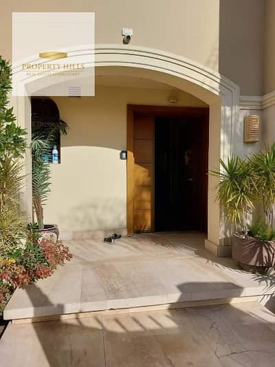 5 Bedroom Townhouse for Sale in Shorouk City, Cairo - فيلا كلاسيك للبيع في حي الوزارء بالتقسيط علي 5سنين بأقل مقدم والاستلام