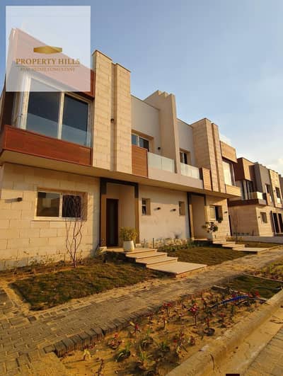 3 Bedroom Townhouse for Sale in New Cairo, Cairo - azzar1. jpg 3 Bedroom Townhouse for Sale in New Cairo, Cairo - azzar1. jpg