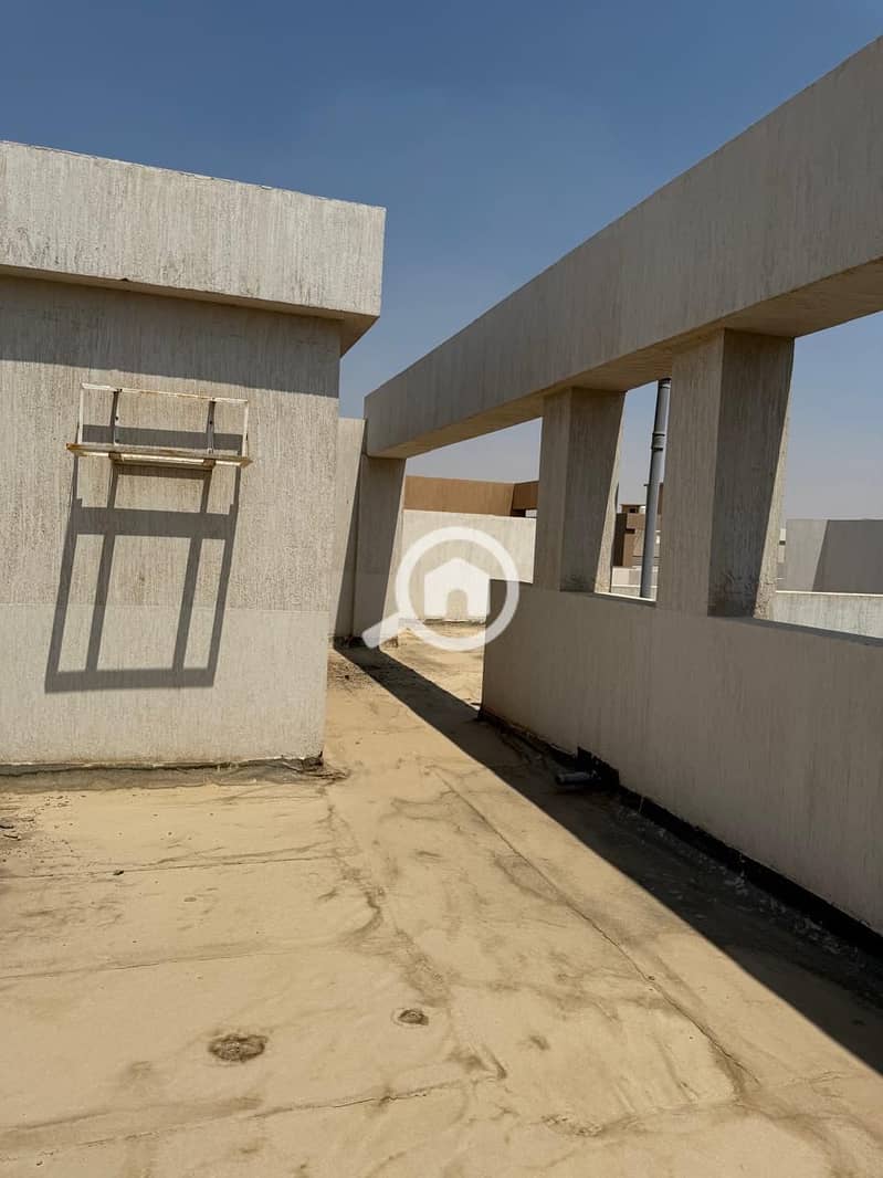 8 08-Roof-Open-Area. jpg