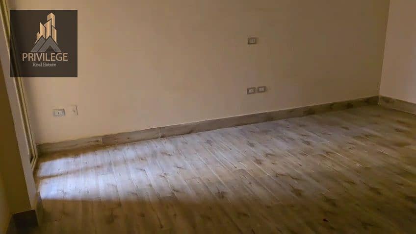 8 1000076060. jpg