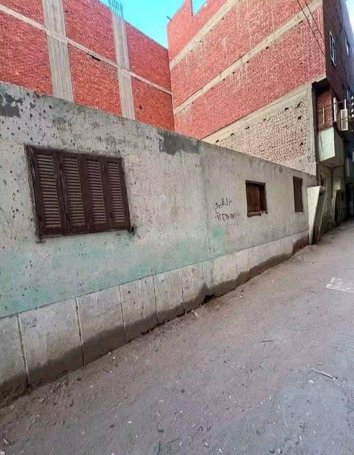 بيت للبيع في اسماعليه في شارع المنصوره - بجوار شارع العشرين -من المالك بيت للبيع في اسماعليه في شارع المنصوره - بجوار شارع العشرين -من المالك