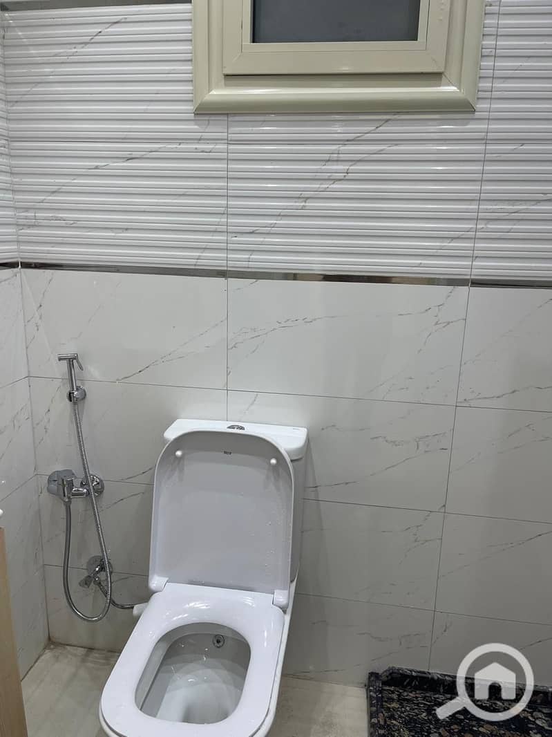 10 b322915e-faad-4638-9bcd-fe09fa60a377. jpg