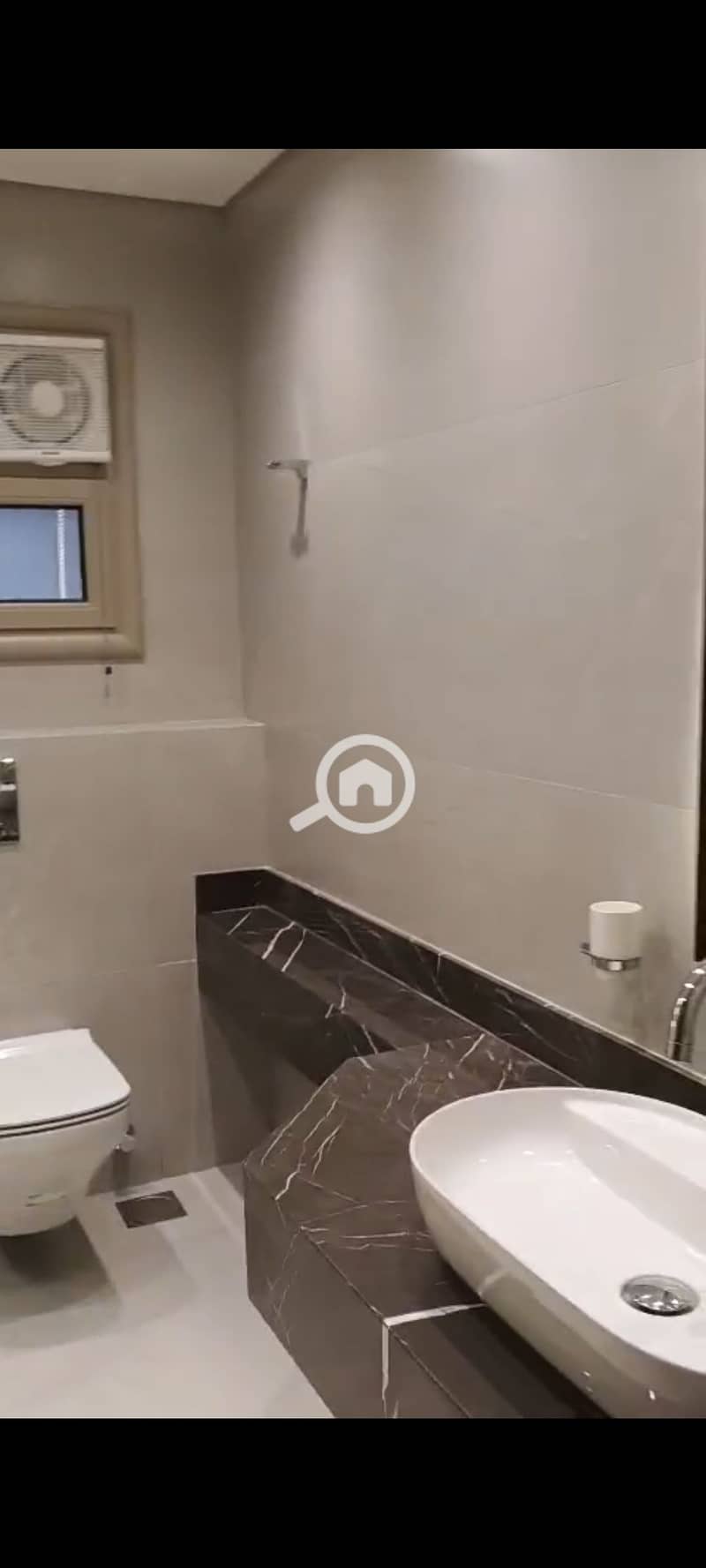 16 1000329000. jpg