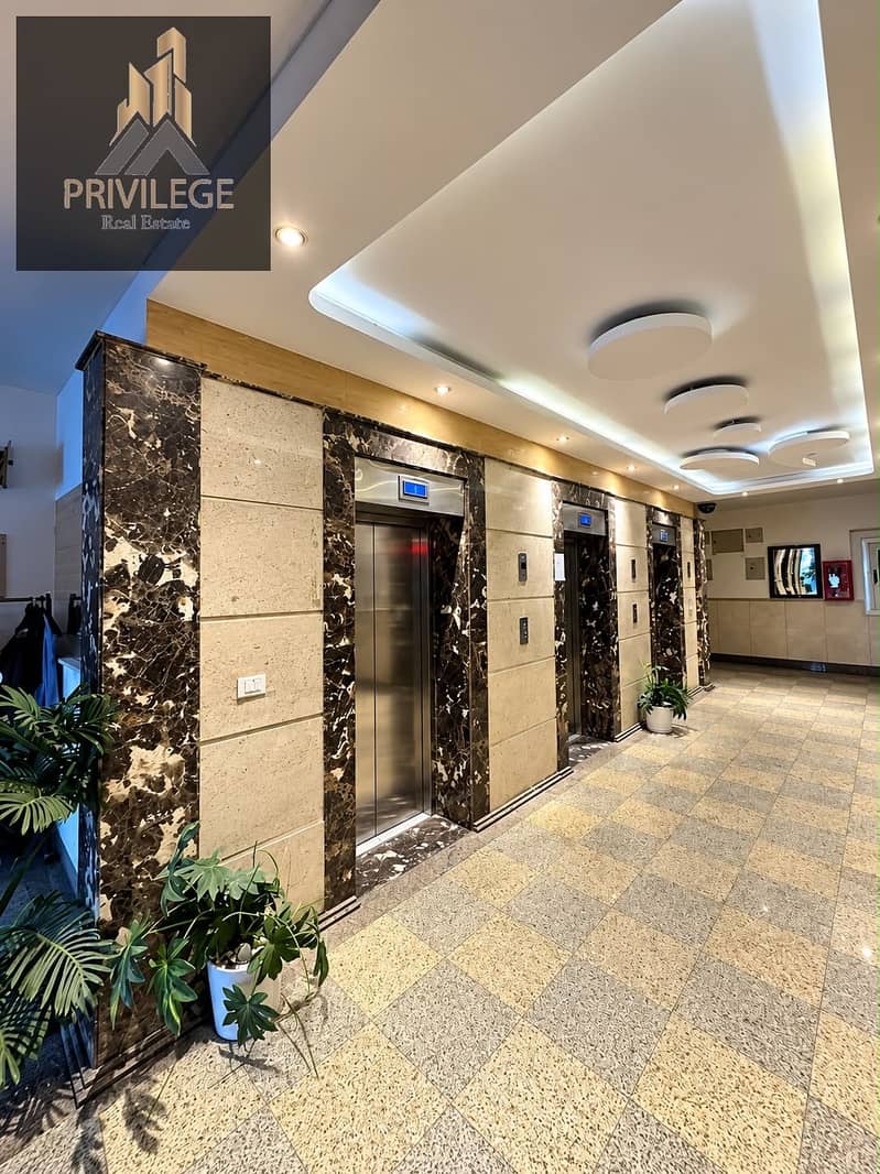 8 57f0cb0e-16db-4bf1-8dc6-3b3ab23a6de9. jpg
