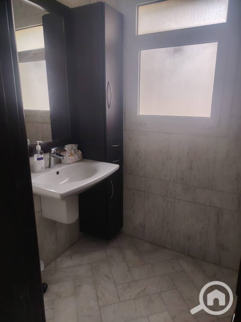 7 e753650b-8100-4458-9f4d-21bae53912e4. jpg
