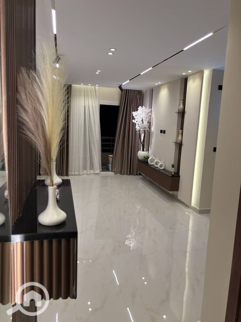 4 55a4c6ad-fc92-4b50-8296-669a0c2f7cf0. jpg
