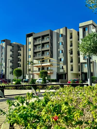 3 Bedroom Apartment for Sale in Hadayek October, Giza - 1. jpeg 3 Bedroom Apartment for Sale in Hadayek October, Giza - 1. jpeg