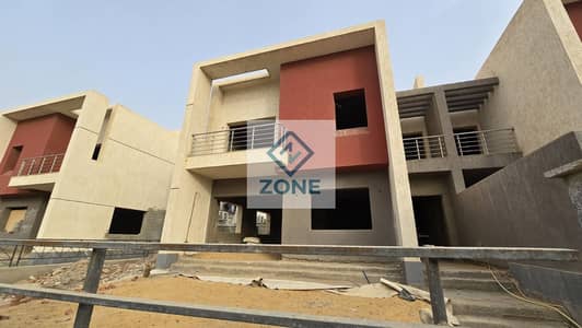 3 Bedroom Townhouse for Sale in Madinaty, Cairo - e26fe37b-a4a0-4c80-b7fb-d4f65e243544. jpeg 3 Bedroom Townhouse for Sale in Madinaty, Cairo - e26fe37b-a4a0-4c80-b7fb-d4f65e243544. jpeg