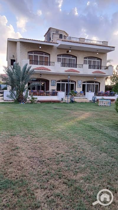 فیلا 10+ غرف نوم للبيع في الساحل الشمالي، مطروح - IMG-20260918-WA0036. jpg