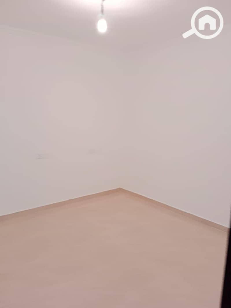 12 6672. jpg