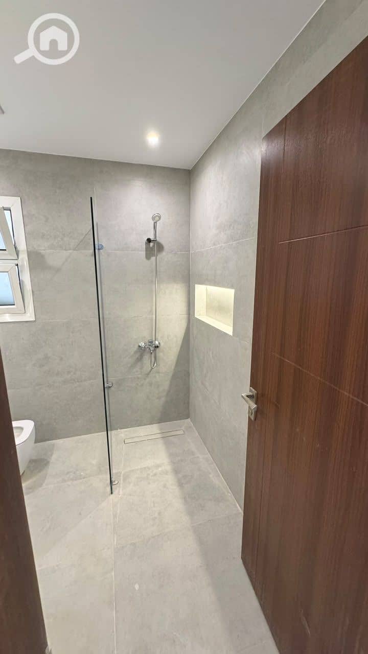4 1000329820. jpg