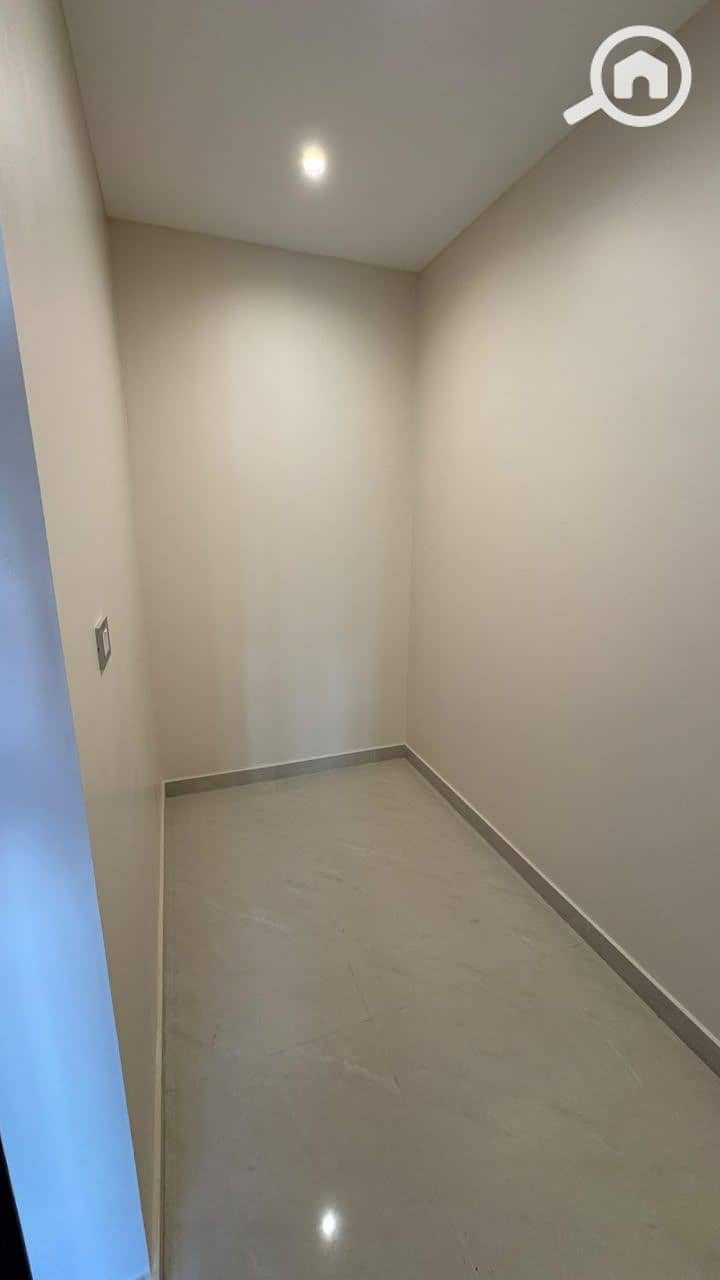 9 1000329826. jpg