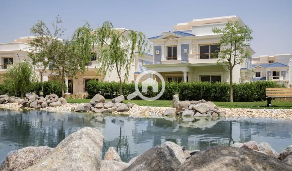 3 Villas in Mountain View October Park. jpg