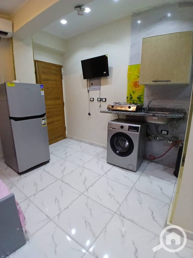 2 f75046dd-cc2a-4cd0-8d08-3b05ca754472. jpg