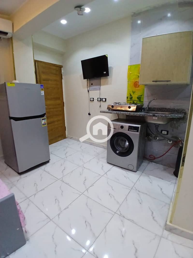 7 f75046dd-cc2a-4cd0-8d08-3b05ca754472. jpg