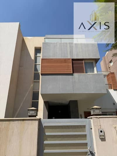 4 Bedroom Townhouse for Sale in Sheikh Zayed, Giza - WhatsApp Image 2026-10-07 at 7.03. 09 PM (4). jpeg 4 Bedroom Townhouse for Sale in Sheikh Zayed, Giza - WhatsApp Image 2026-10-07 at 7.03. 09 PM (4). jpeg