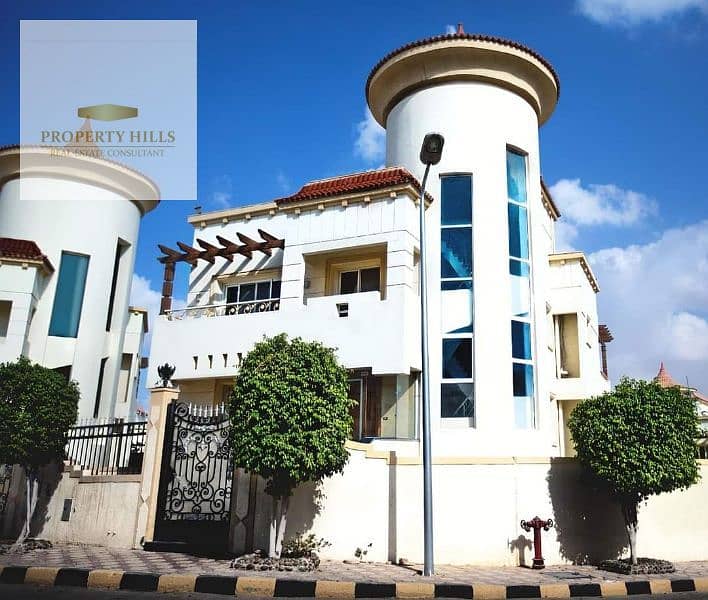 Villa for sale 595m² from the owner ready for immediate receipt in the Compound Riviera Villa for sale 595m² from the owner ready for immediate receipt in the Compound Riviera