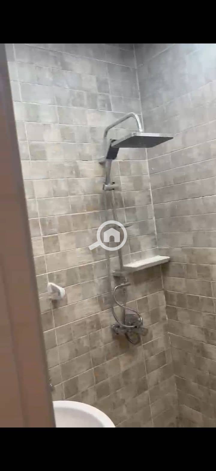 24 223755. jpg