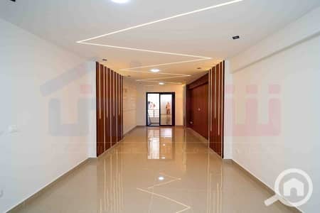 شقة 3 غرف نوم للبيع في ميامي، الإسكندرية - WhatsApp Image 2026-10-07 at 20.03. 04 (2). jpeg